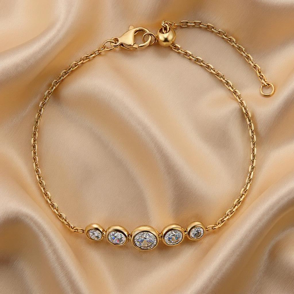 Centered Five Cubic Zirconias Clasp Chain Bracelet