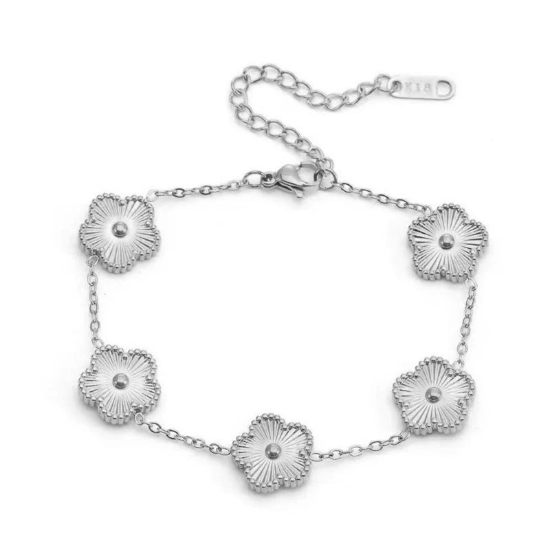 Clover Flower Motifs Chain Clasp Bracelet